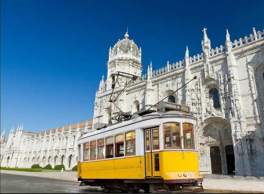 Belem! Charming 2 Bedroom Apartment W Terrace, Wifi & Free Street Parking Lisabona Exterior foto