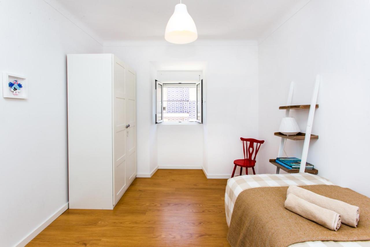 Belem! Charming 2 Bedroom Apartment W Terrace, Wifi & Free Street Parking Lisabona Exterior foto