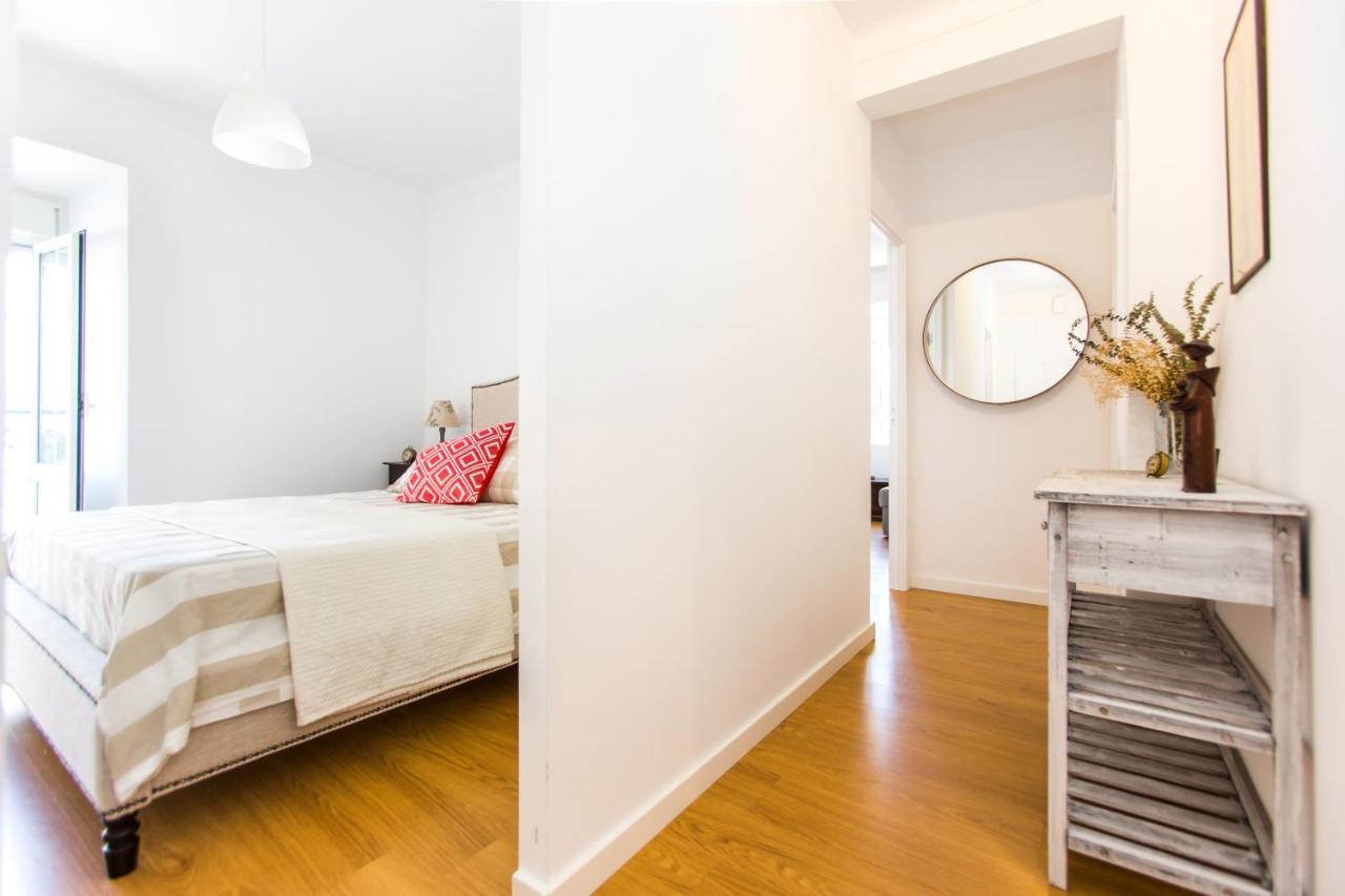 Belem! Charming 2 Bedroom Apartment W Terrace, Wifi & Free Street Parking Lisabona Exterior foto